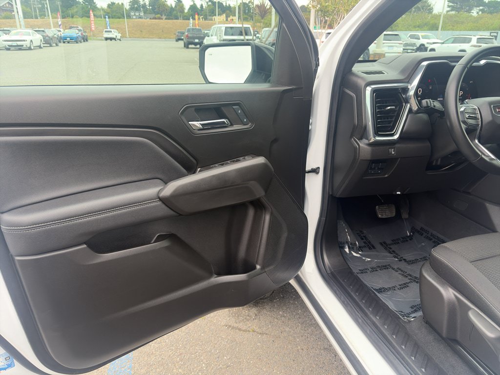 Used 2024 GMC Canyon Elevation w/ Convenience Package AWD/4WD image 5
