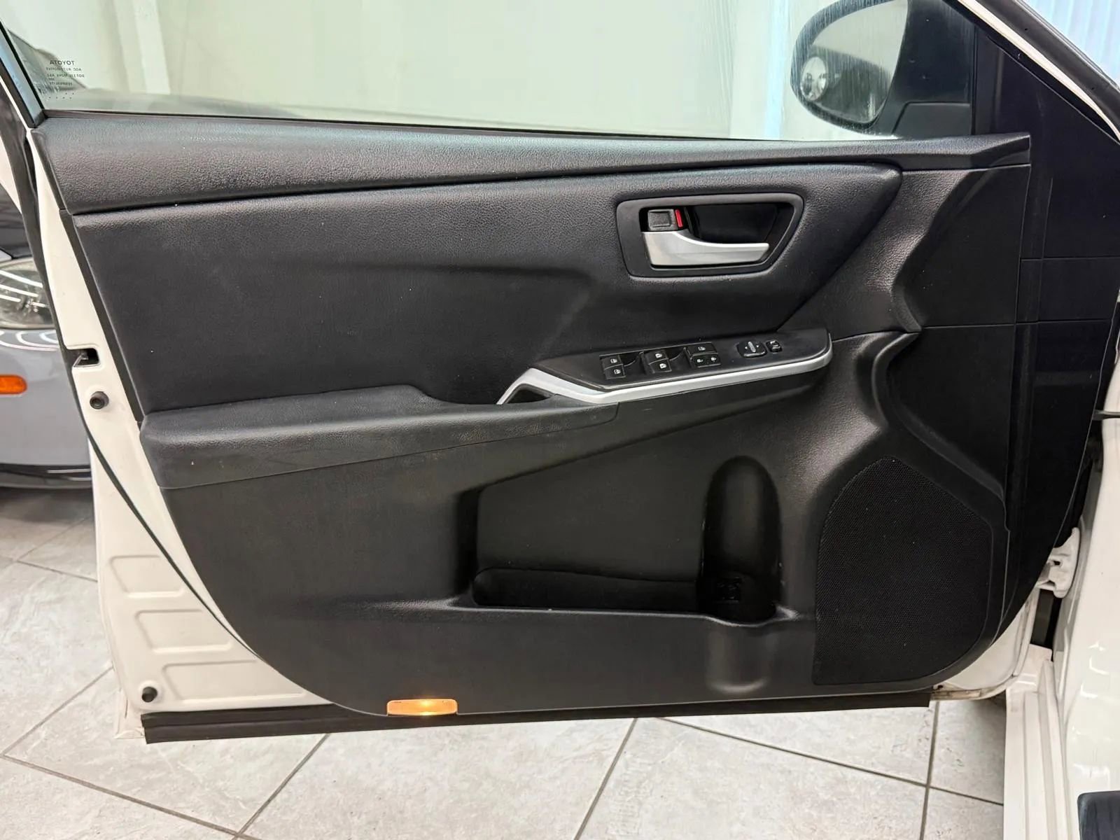 Used 2017 Toyota Camry SE image 27