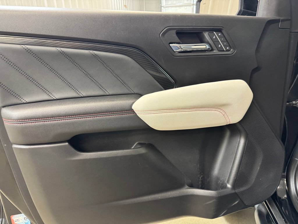 Used 2023 GMC Canyon AT4X AWD/4WD image 9