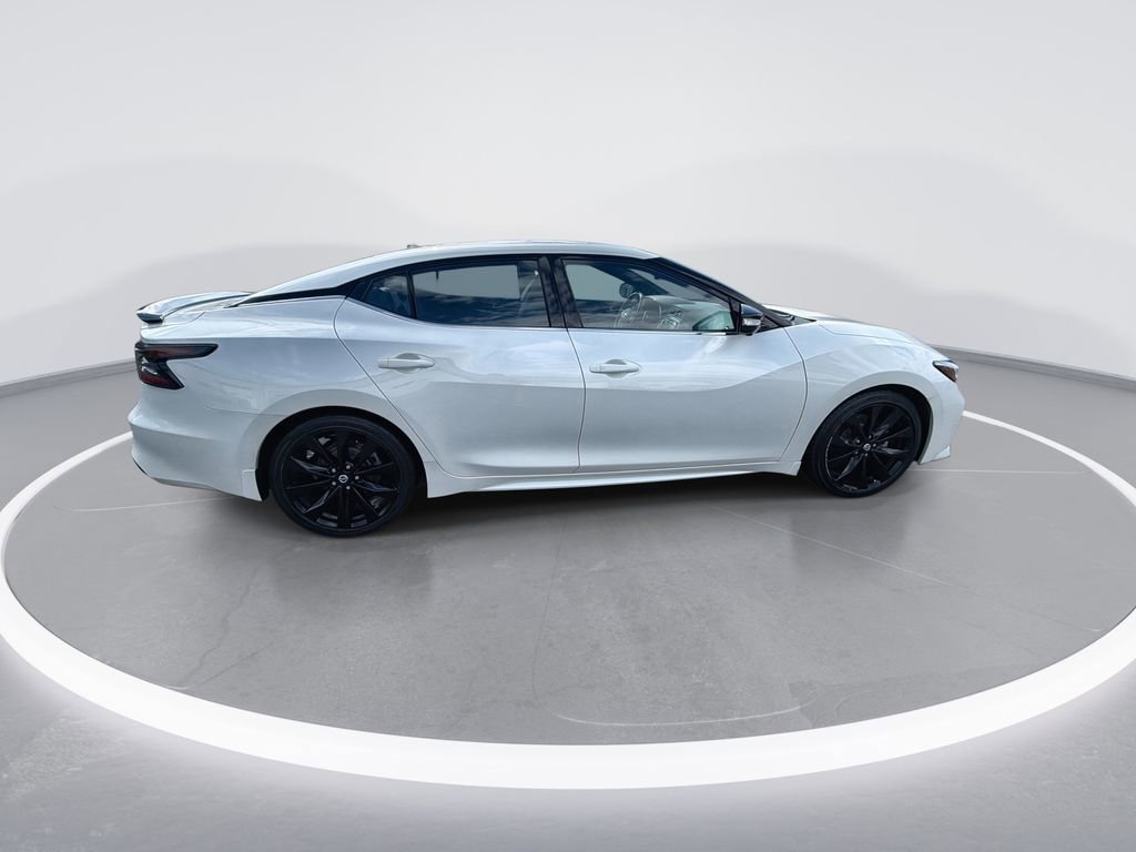 Used 2021 Nissan Maxima SR w/ Sport Mat Group FWD image 9