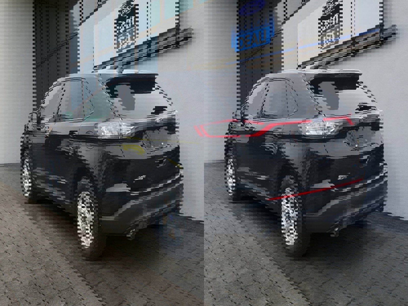 Used 2016 Ford Edge SE image 5