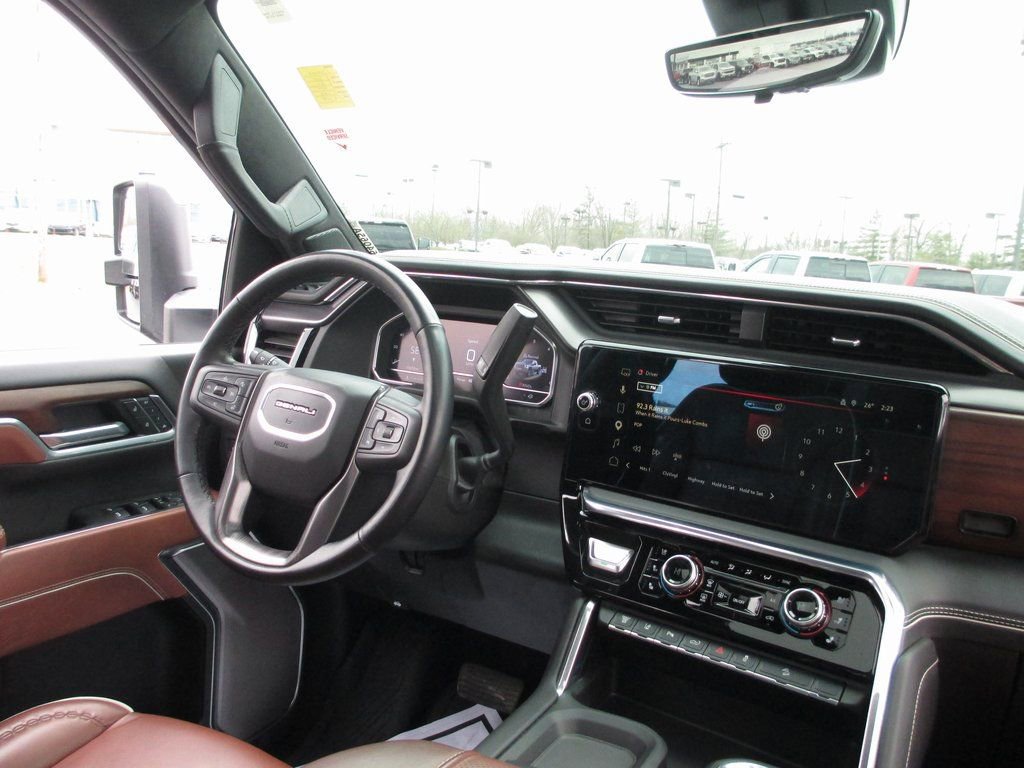 Used 2025 GMC Sierra 2500 Denali Ultimate image 28