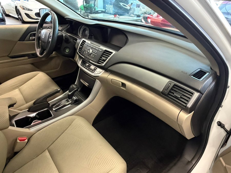 Used 2015 Honda Accord LX image 30