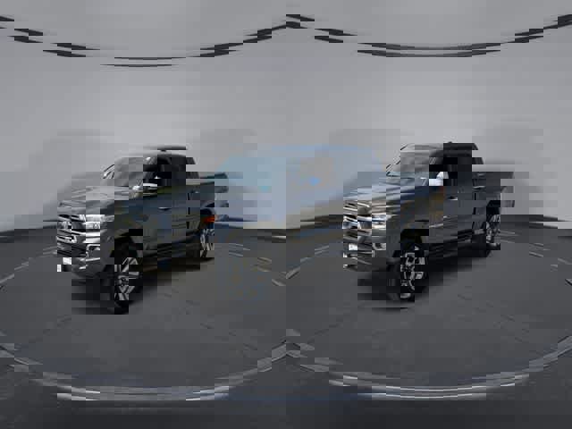 Used 2018 Toyota Tacoma Limited image 4