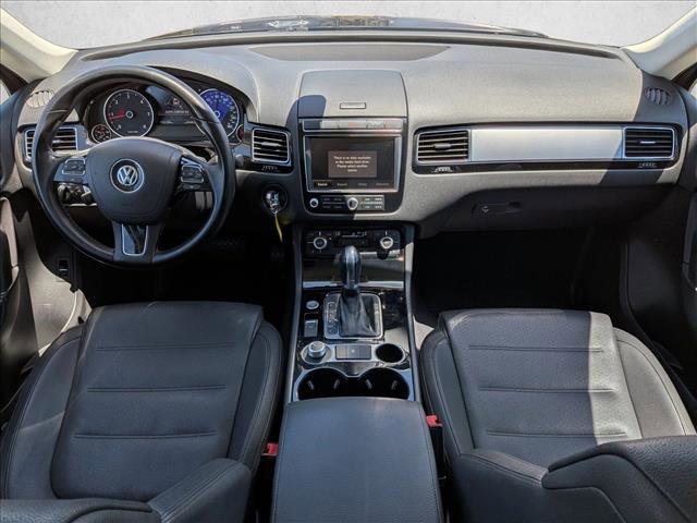 Used 2015 Volkswagen Touareg Sport AWD/4WD image 17