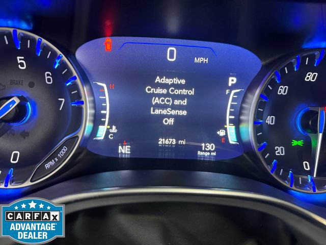 Used 2025 Chrysler Pacifica Limited AWD/4WD image 2