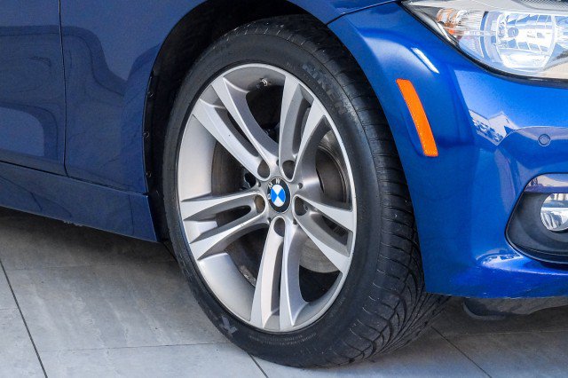 Used 2017 BMW 330i xDrive Sedan AWD/4WD image 78