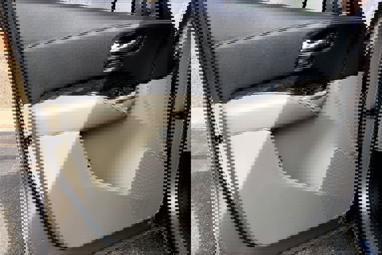 Used 2023 Cadillac XT4 Premium Luxury w/ Technology Package image 19