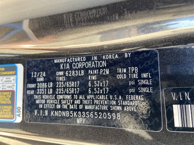 Used 2025 Kia Carnival FWD image 33