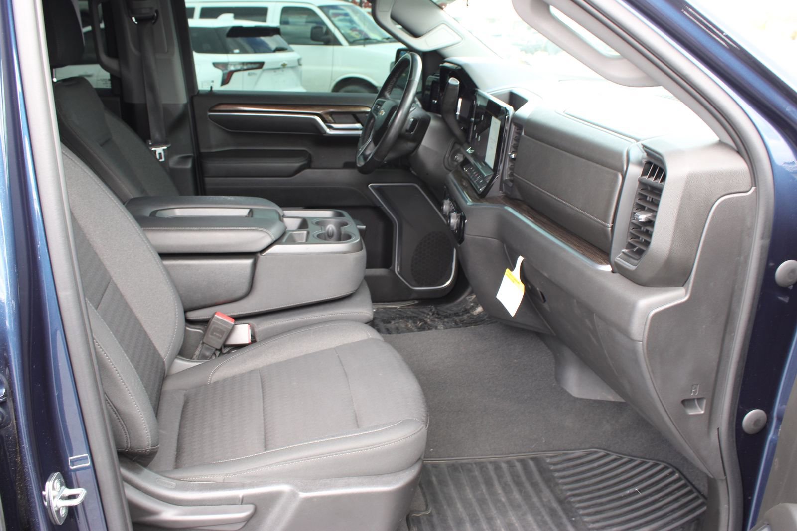 Used 2022 Chevrolet Silverado 1500 LT image 24
