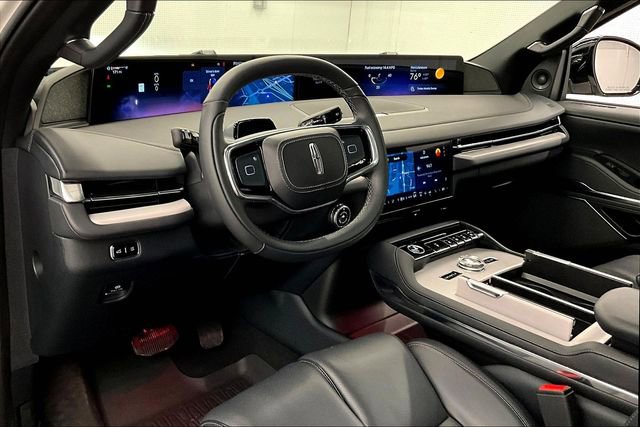 Used 2025 Lincoln Navigator Reserve w/ Jet Appearance Package image 17