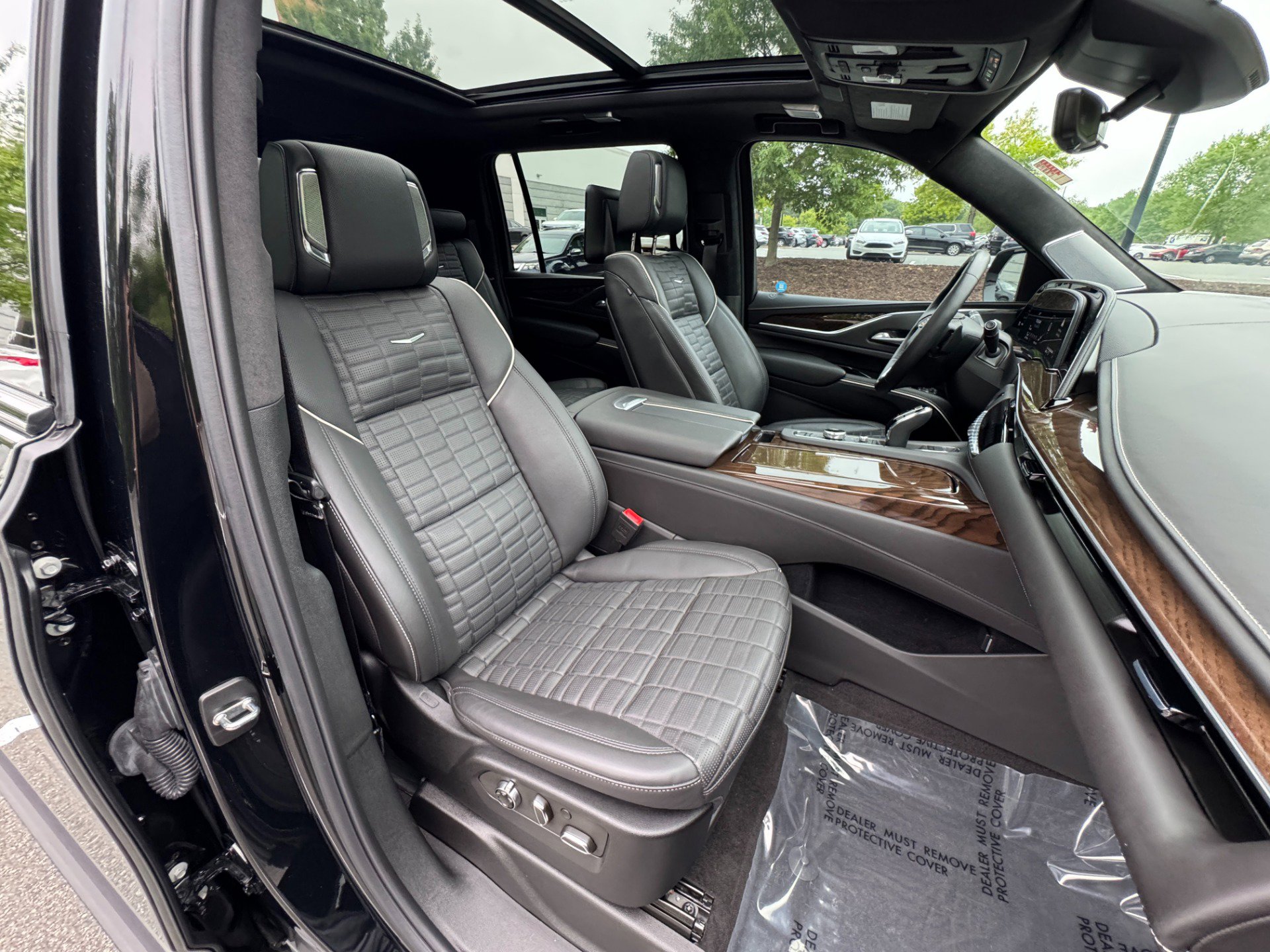 Used 2024 Cadillac Escalade ESV Sport Platinum w/ LPO, ONYX Package image 56