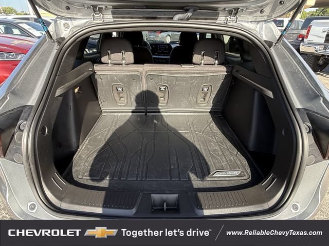 Used 2025 Chevrolet Trax RS w/ Sunroof Package FWD image 31