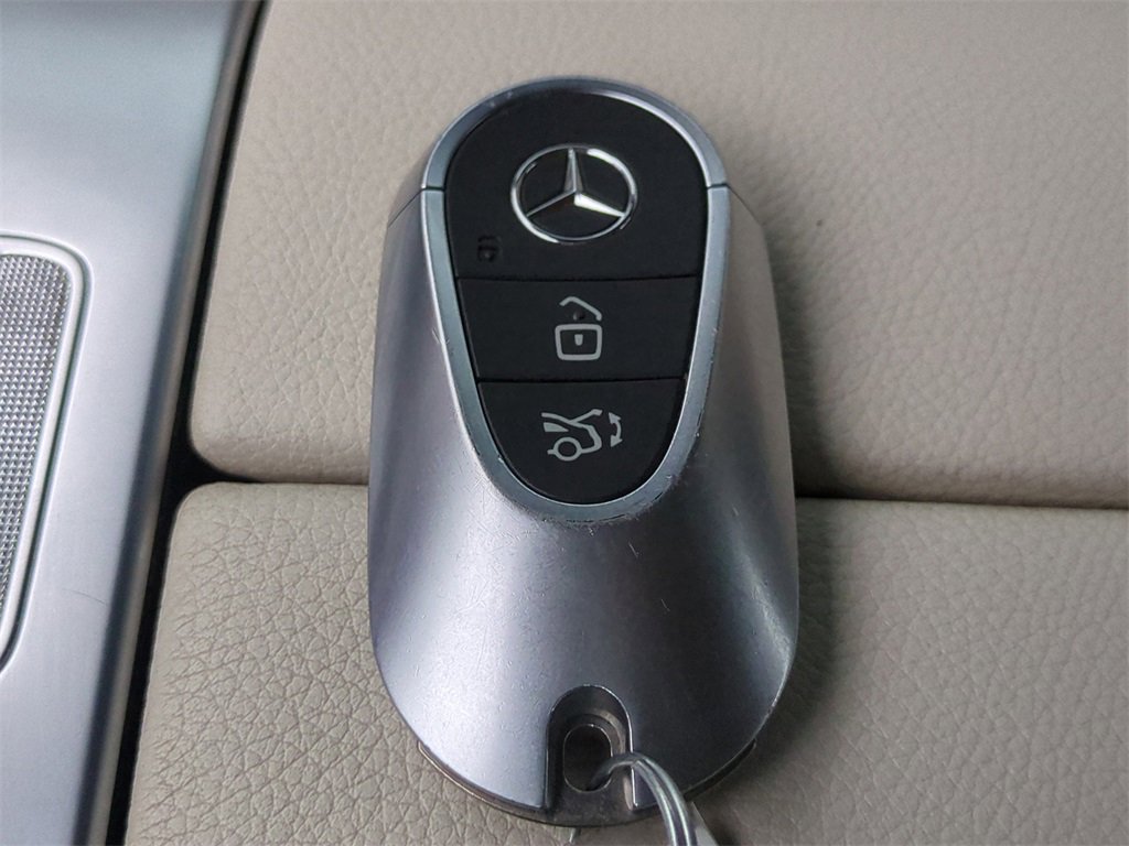 Used 2022 Mercedes-Benz C 300 Sedan image 31