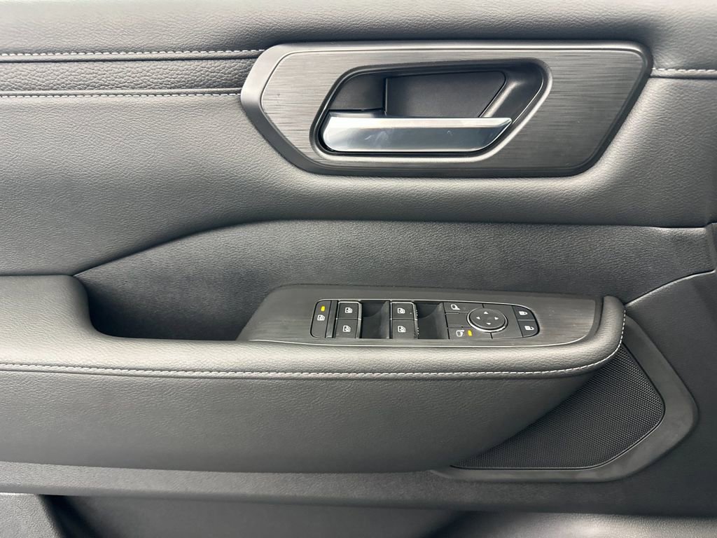 New 2026 Nissan Armada SV image 10