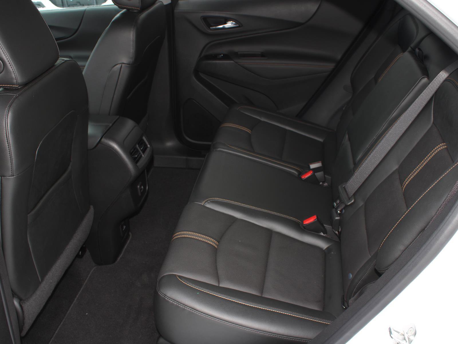 Used 2022 Chevrolet Equinox Premier image 17