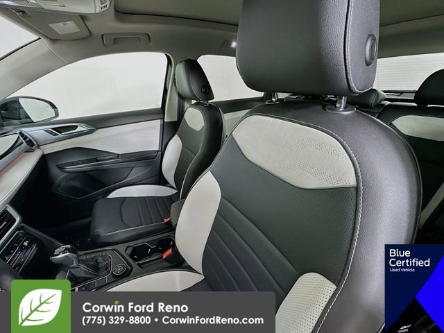 Used 2025 Volkswagen Taos SEL image 23