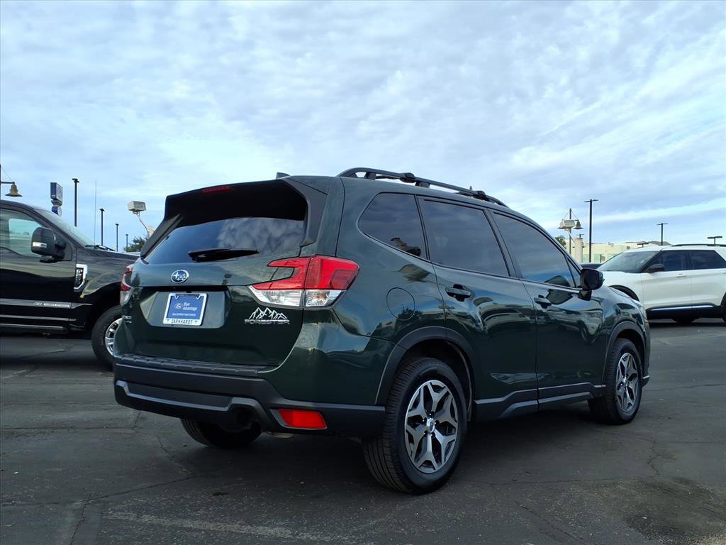 Used 2022 Subaru Forester Premium image 6