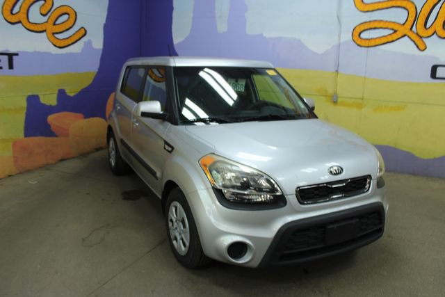 Used 2013 Kia Soul FWD image 2