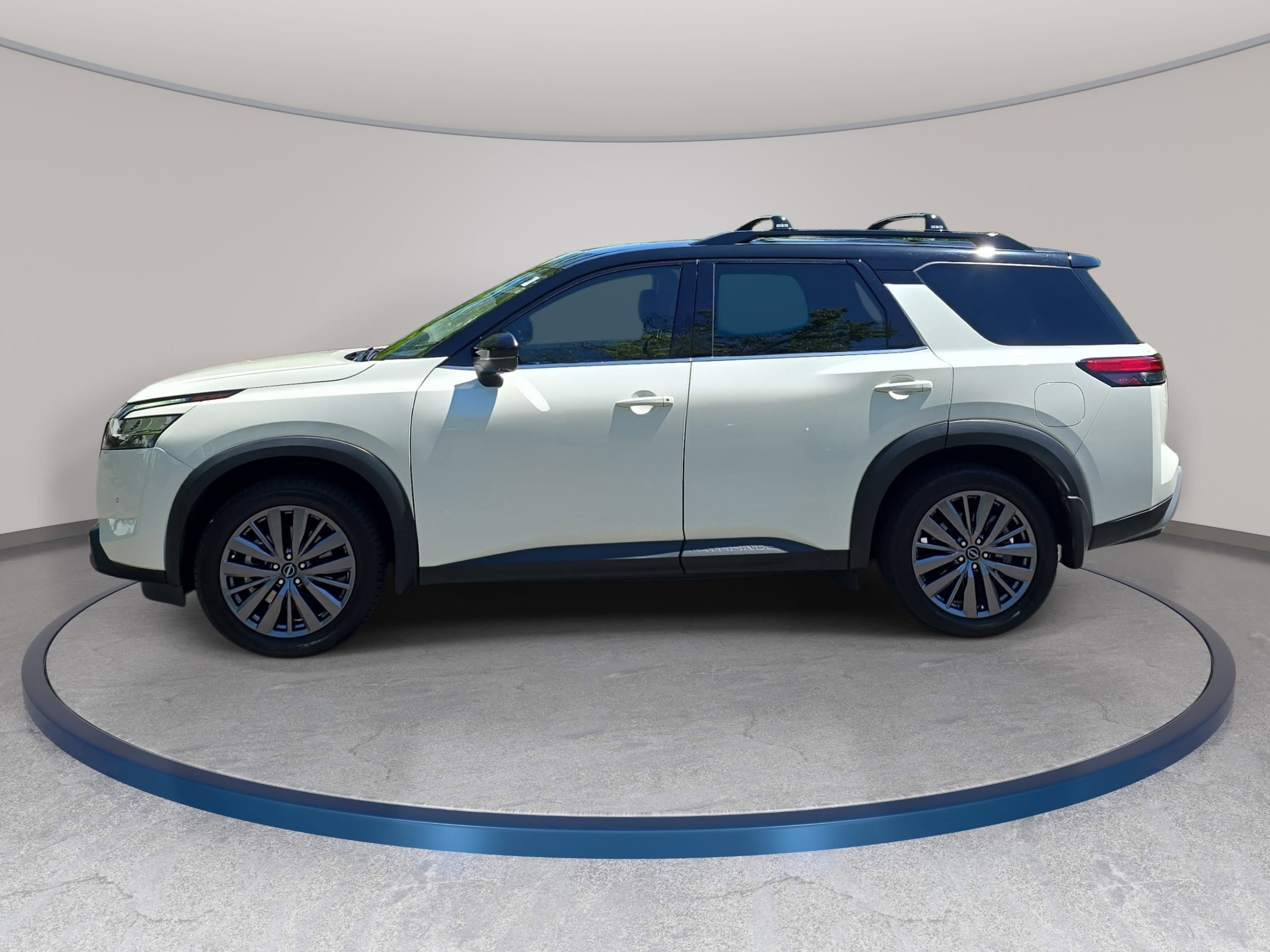 Certified 2023 Nissan Pathfinder SL w/ SL Premium Package FWD image 8