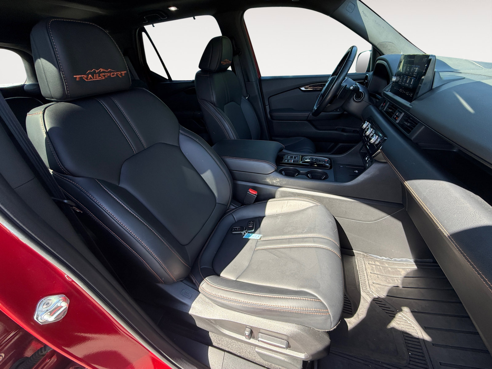Used 2025 Honda Pilot TrailSport image 19