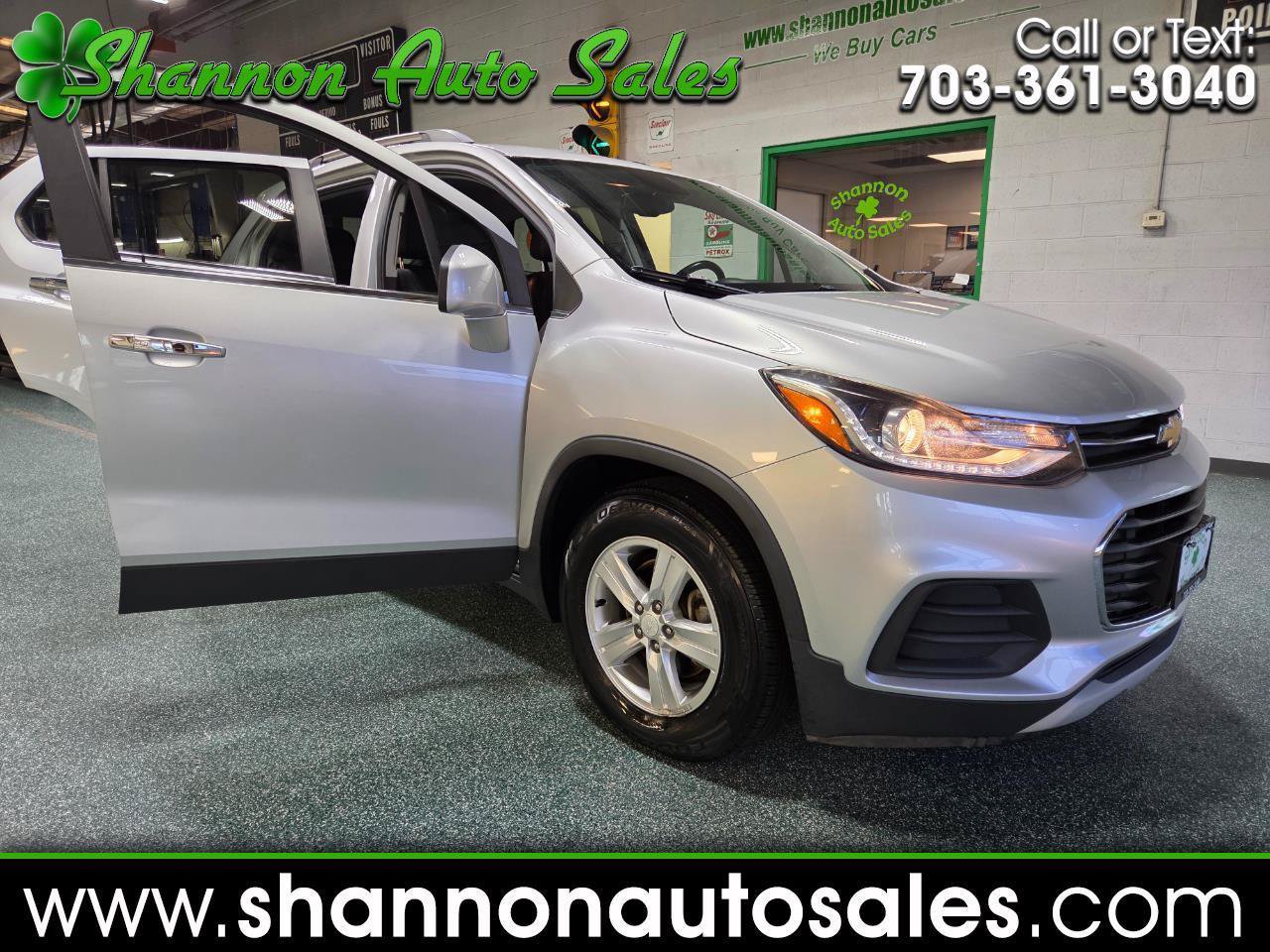 Used 2017 Chevrolet Trax LT w/ LT Convenience Package FWD image 1
