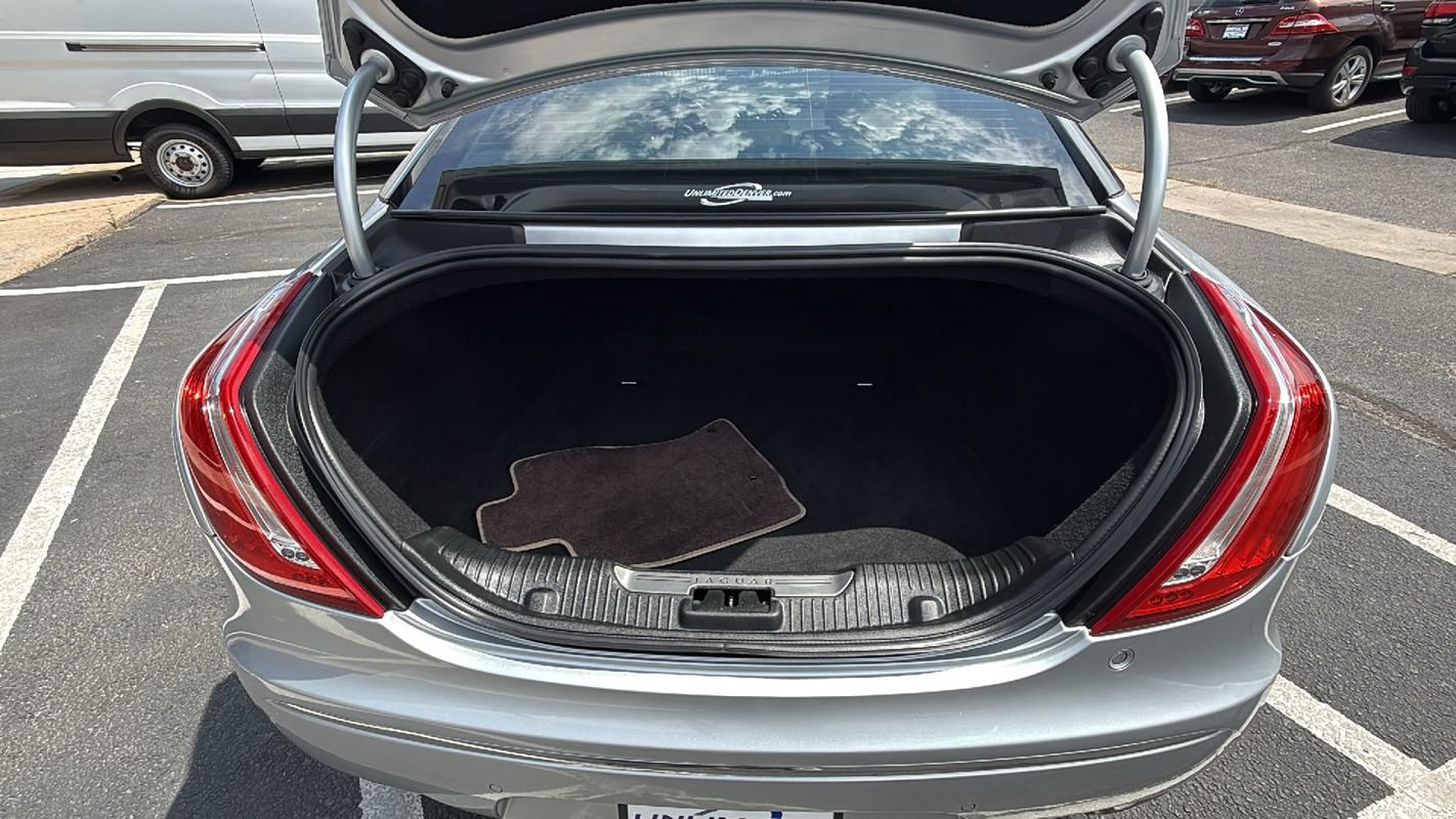 Used 2015 Jaguar XJ AWD image 13