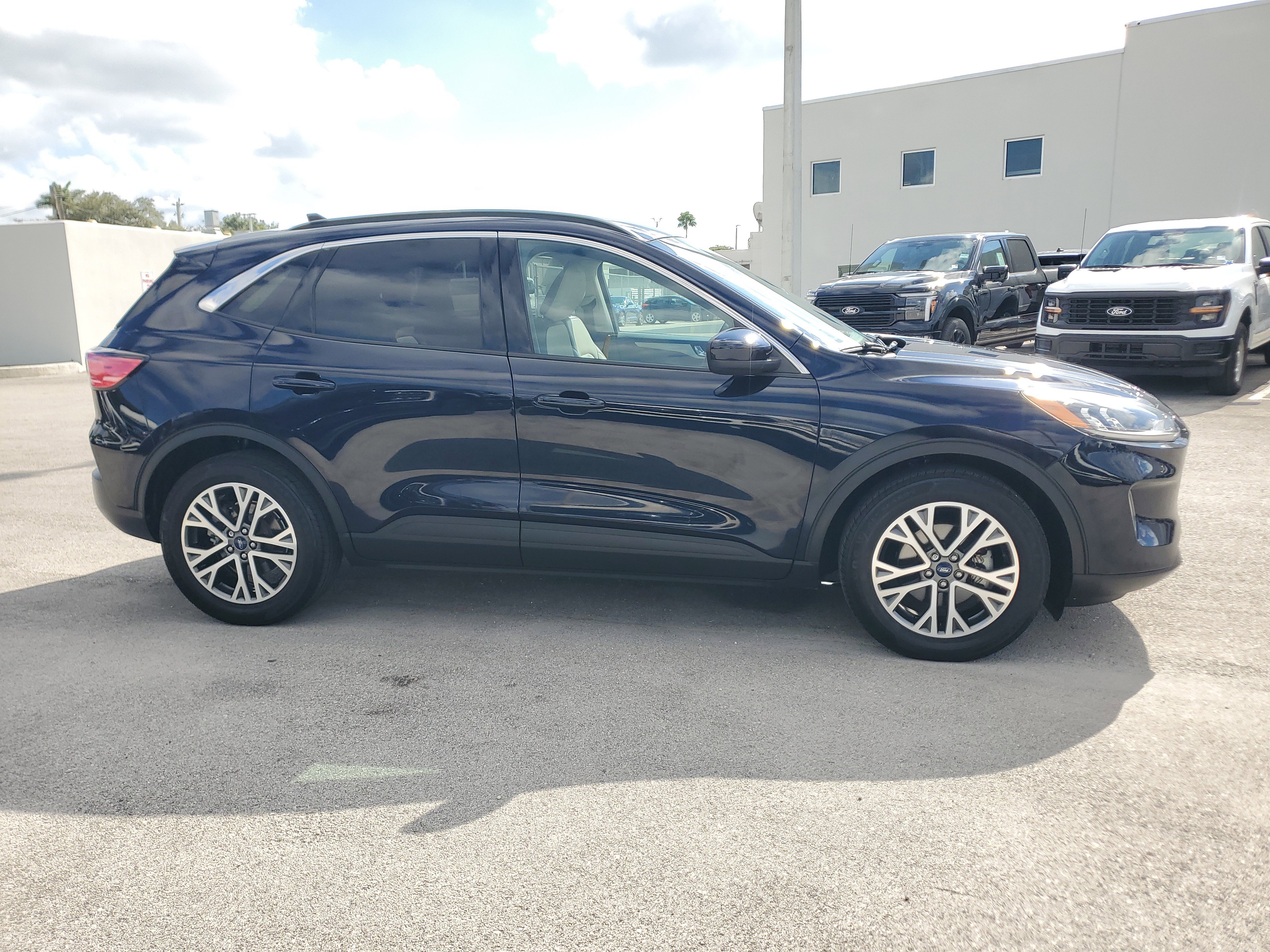 Used 2021 Ford Escape SEL image 4