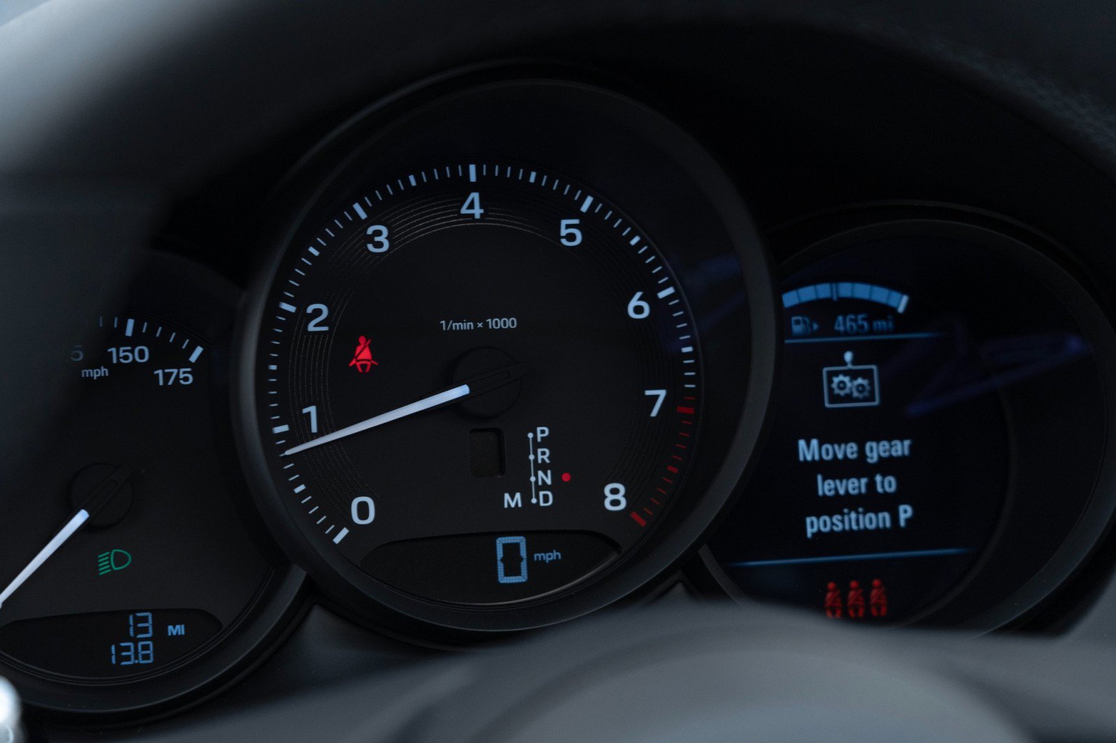 Certified 2025 Porsche Macan AWD/4WD image 25
