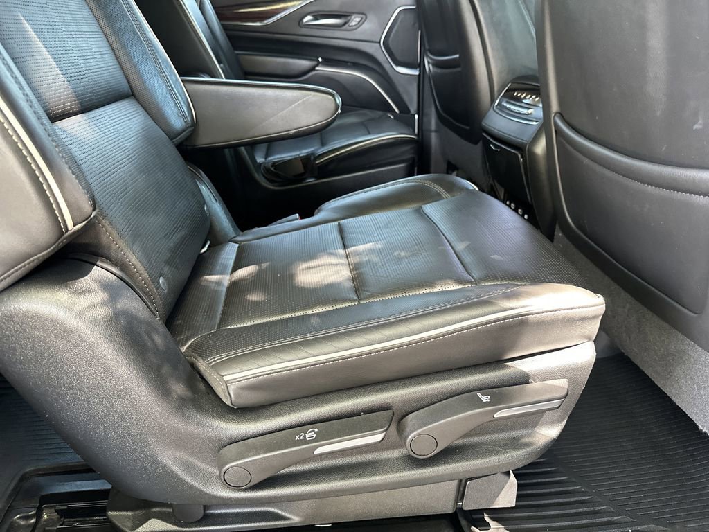 Used 2021 Cadillac Escalade Premium Luxury image 33