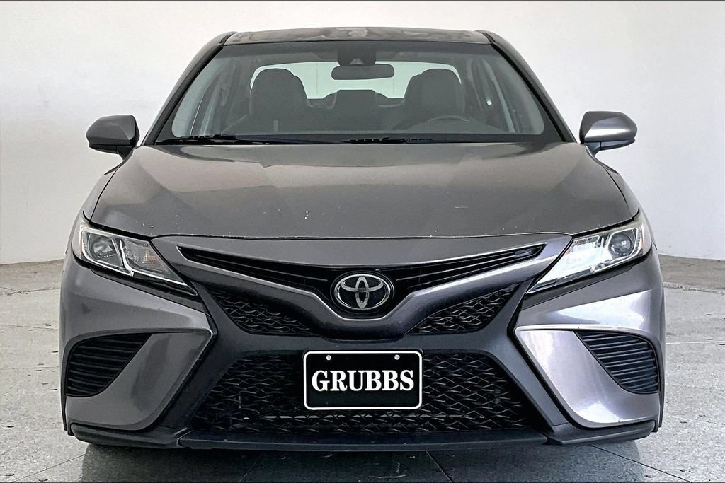 Used 2020 Toyota Camry SE FWD image 3