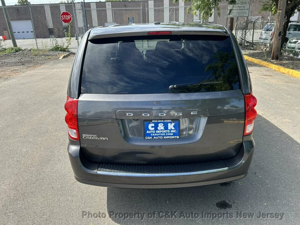 Used 2019 Dodge Grand Caravan SE w/ UConnect Hands-Free Group FWD image 13