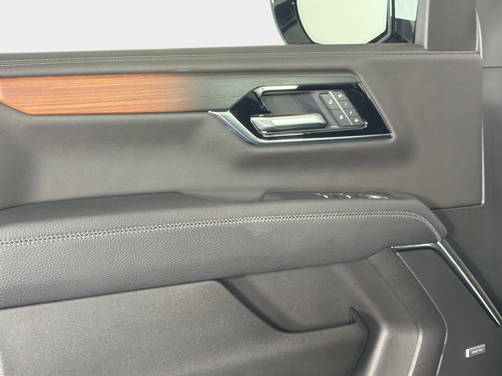 Used 2026 GMC Yukon Denali image 39