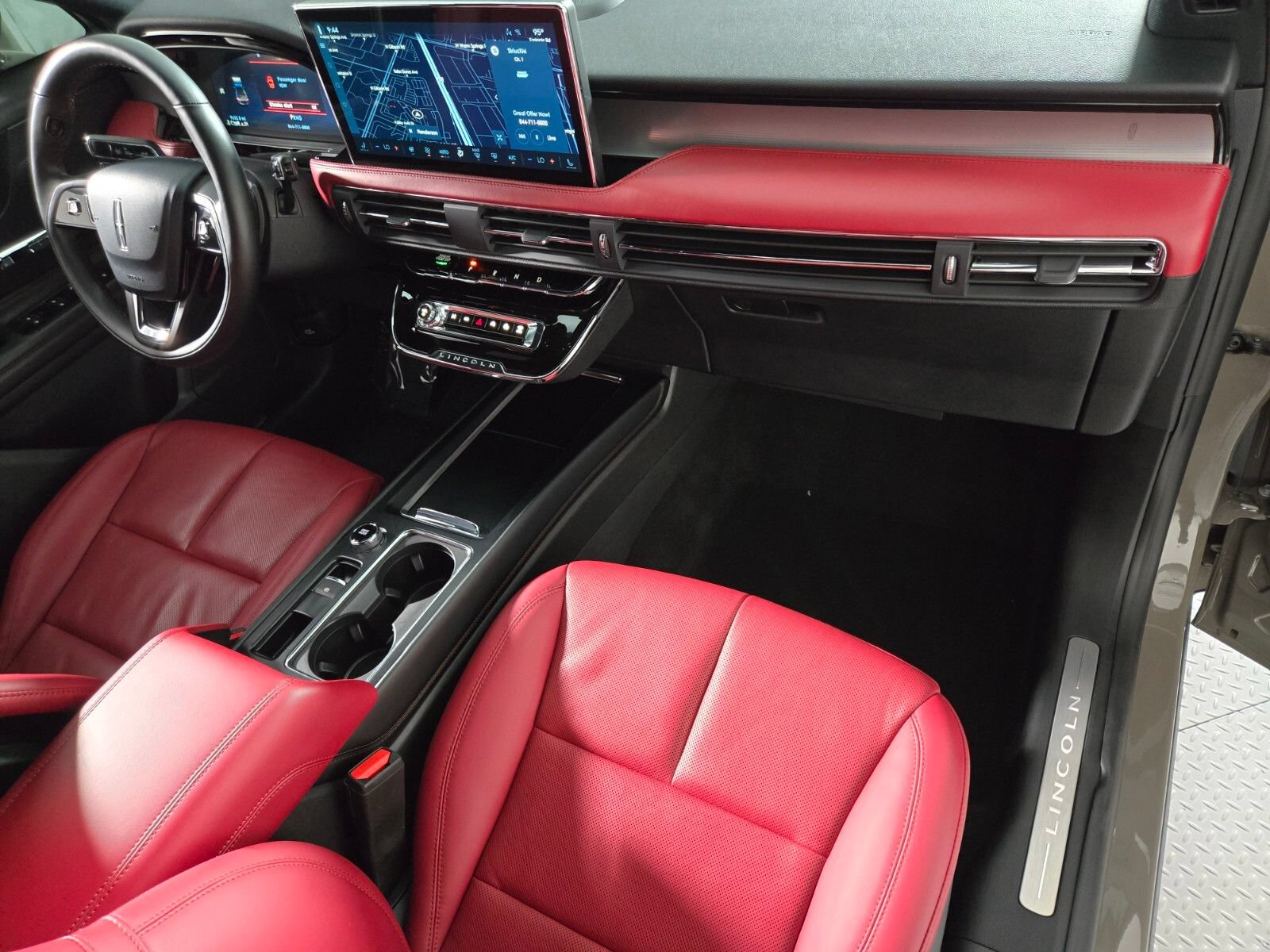 Certified 2025 Lincoln Corsair Reserve w/ Jet Appearance Package AWD/4WD image 19