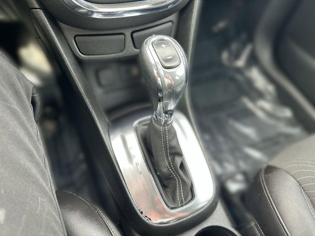 Used 2013 Buick Encore FWD image 19