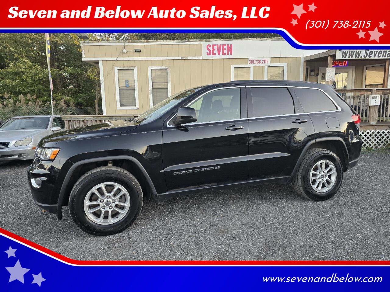 Used 2018 Jeep Grand Cherokee Laredo image 1