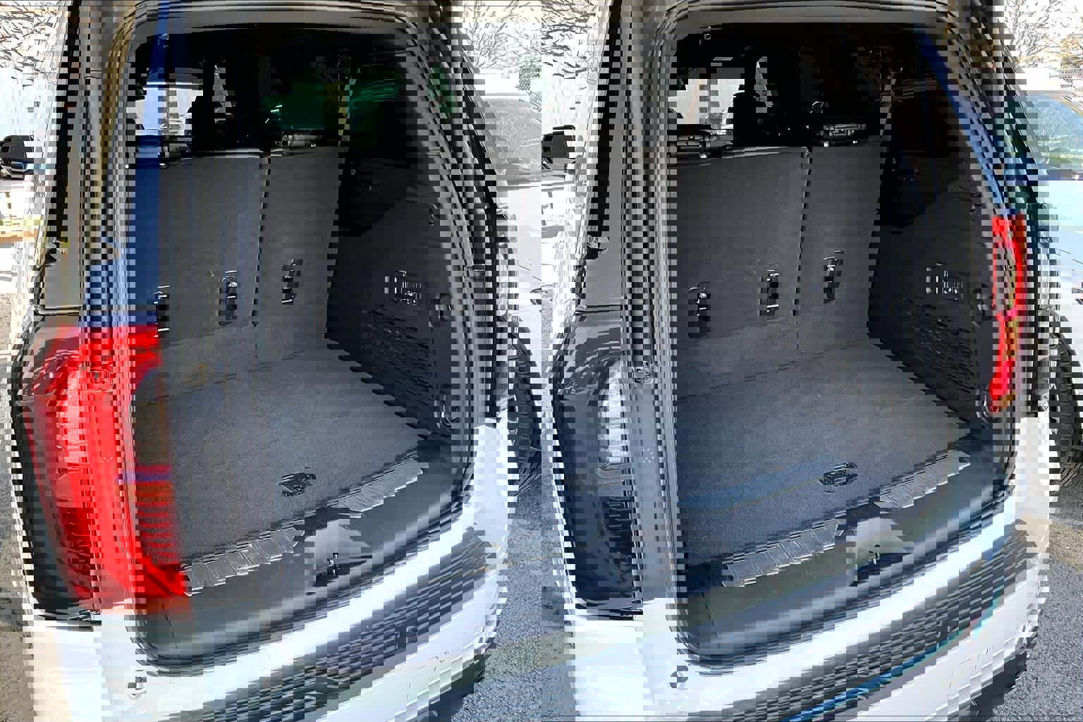 Used 2025 GMC Yukon XL Denali w/ Sun & Power Step Package image 38