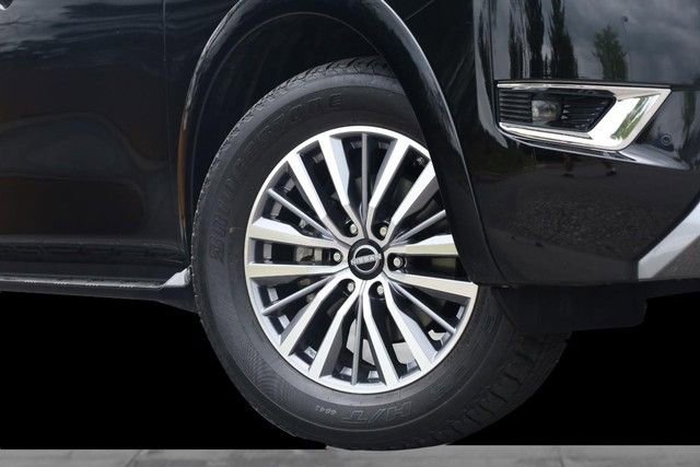 Certified 2024 Nissan Armada SL w/ Captain's Chairs Package AWD/4WD image 3