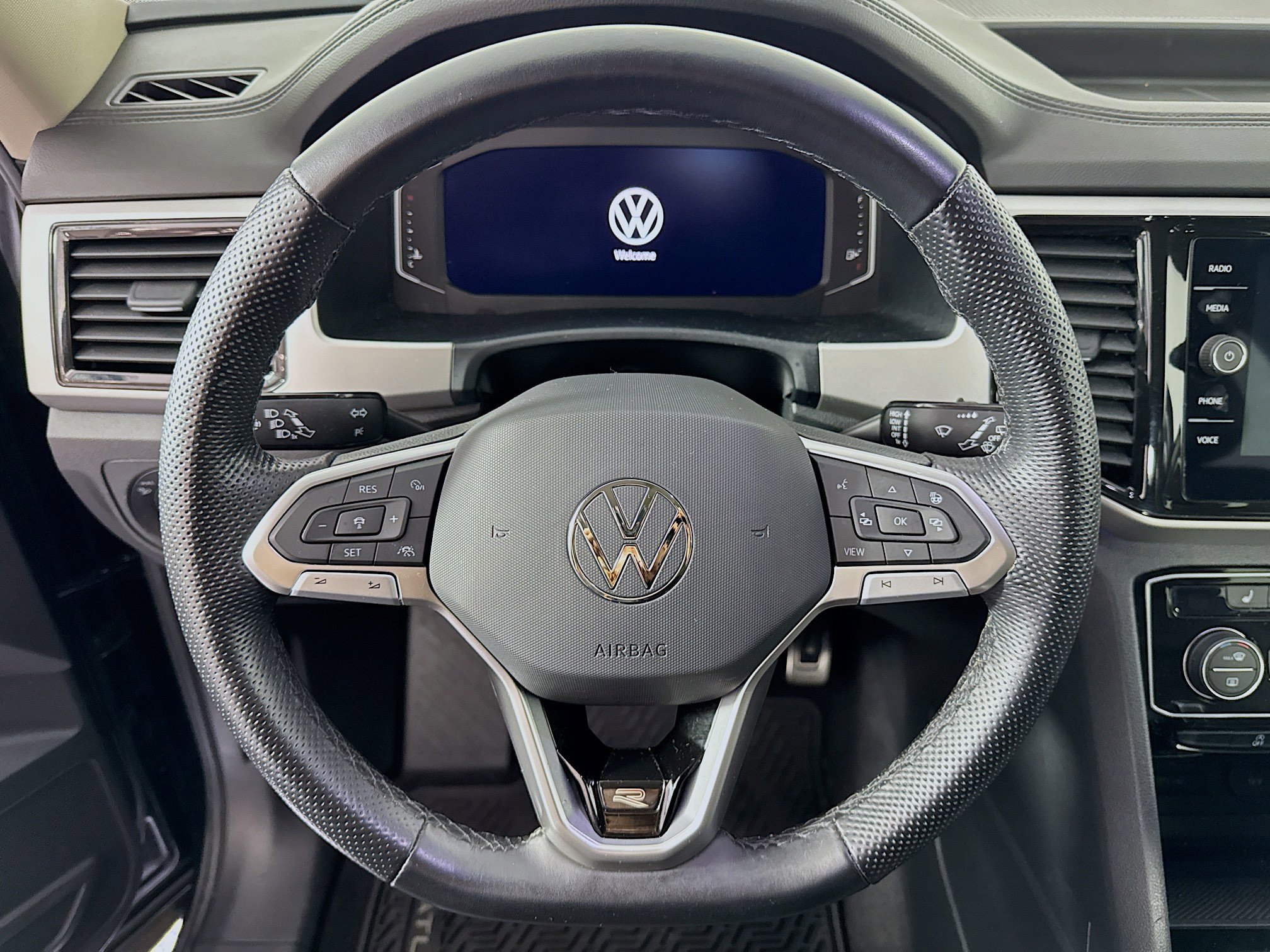 Used 2023 Volkswagen Atlas SEL Premium image 11