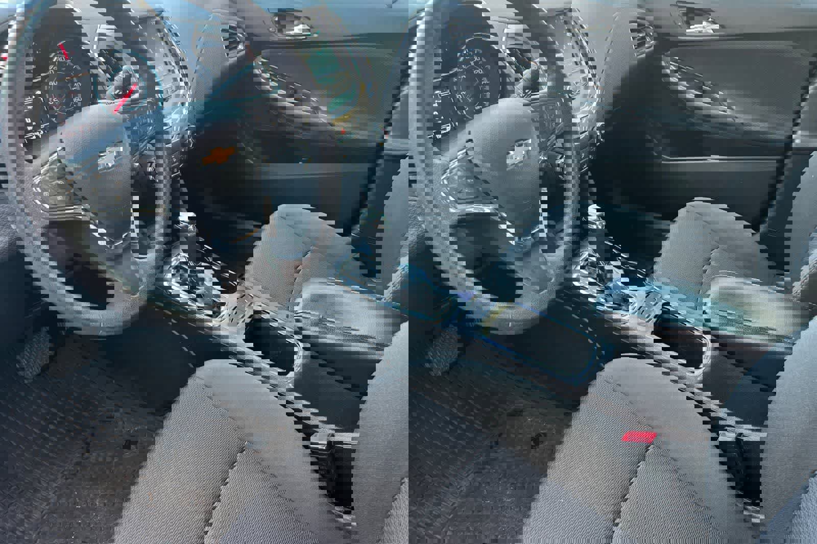 Used 2017 Chevrolet Cruze LT image 14