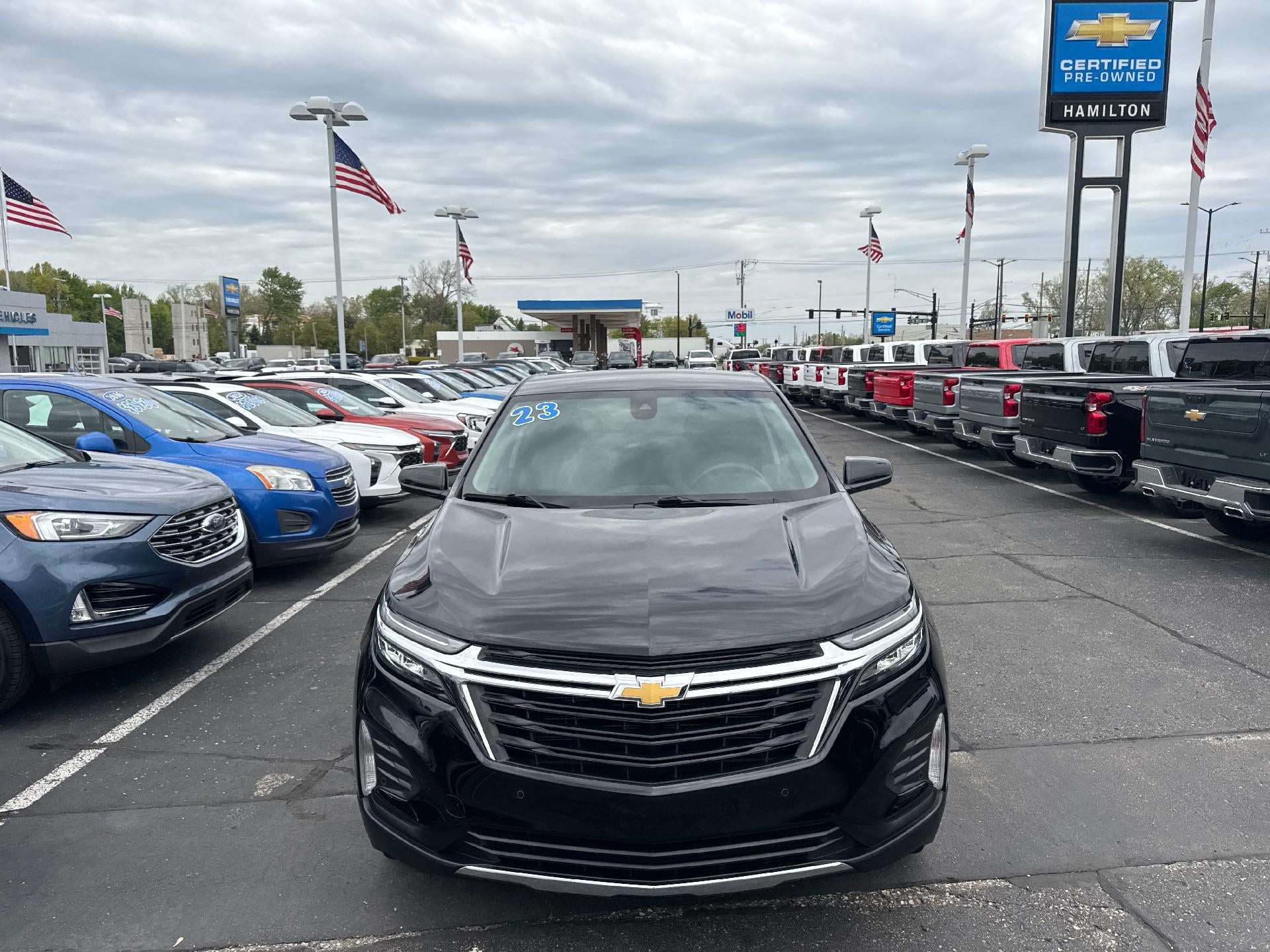Used 2023 Chevrolet Equinox LT FWD image 2