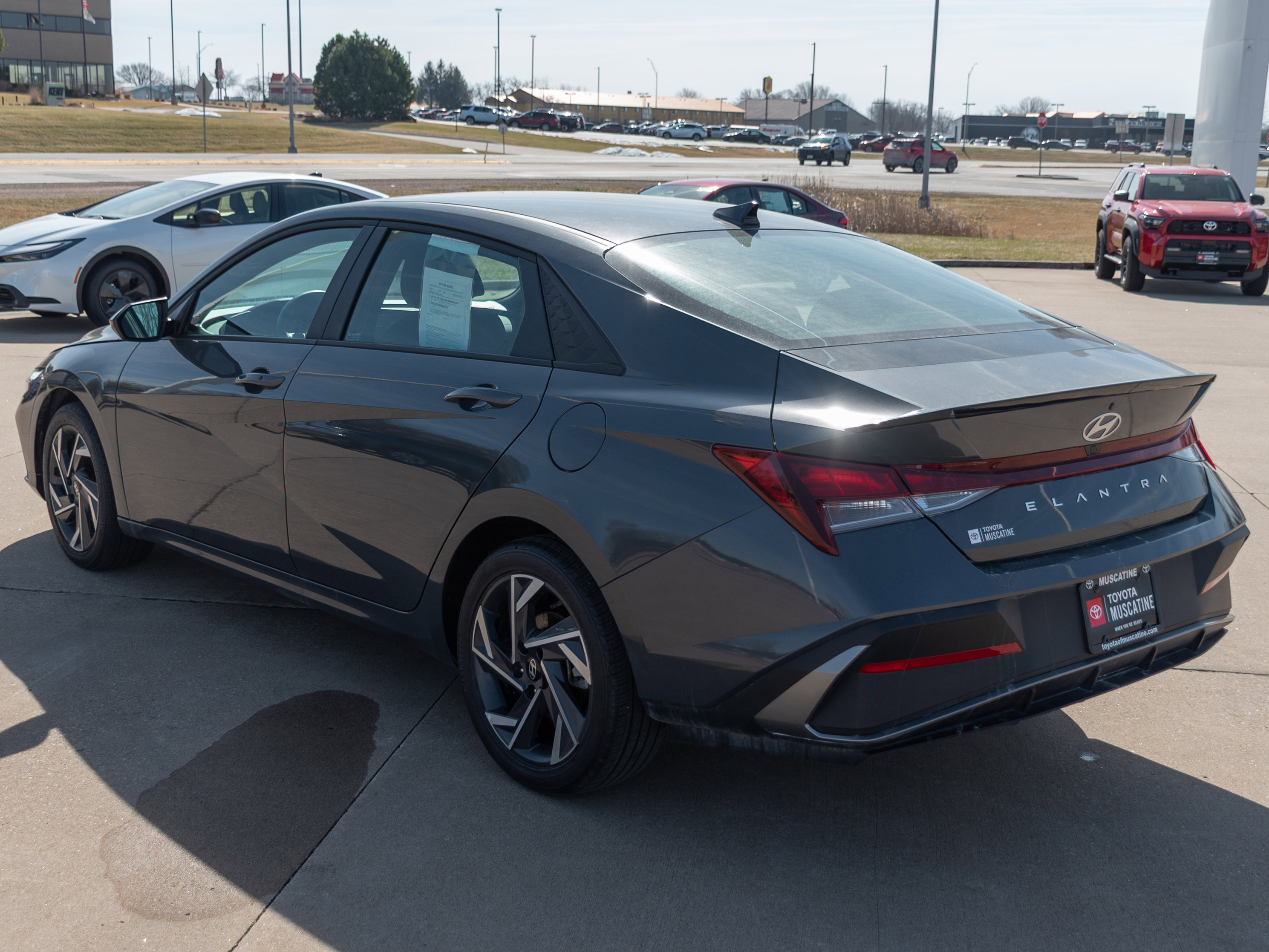 Used 2025 Hyundai Elantra Sport image 18