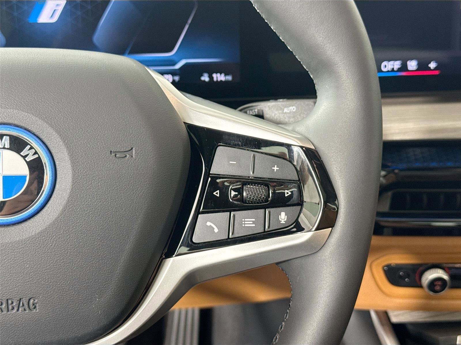 Used 2025 BMW i4 eDrive40 w/ Premium Package image 18