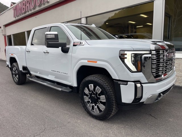 New 2026 GMC Sierra 3500 Denali w/ Denali Reserve Package image 2