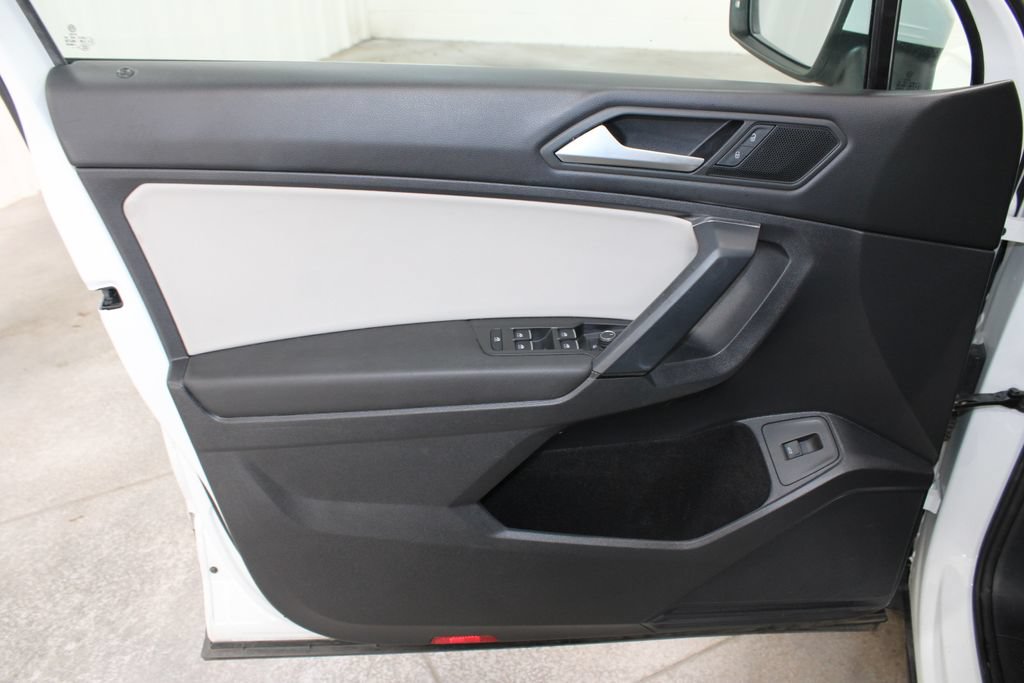 Used 2019 Volkswagen Tiguan SEL FWD image 15