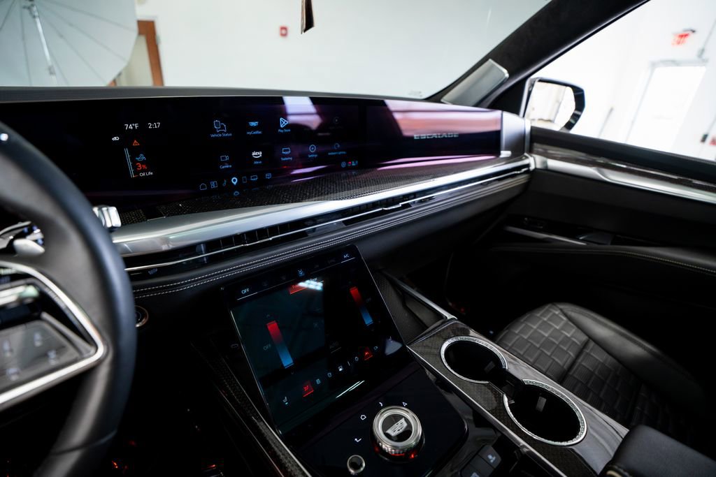 Used 2025 Cadillac Escalade ESV V image 43