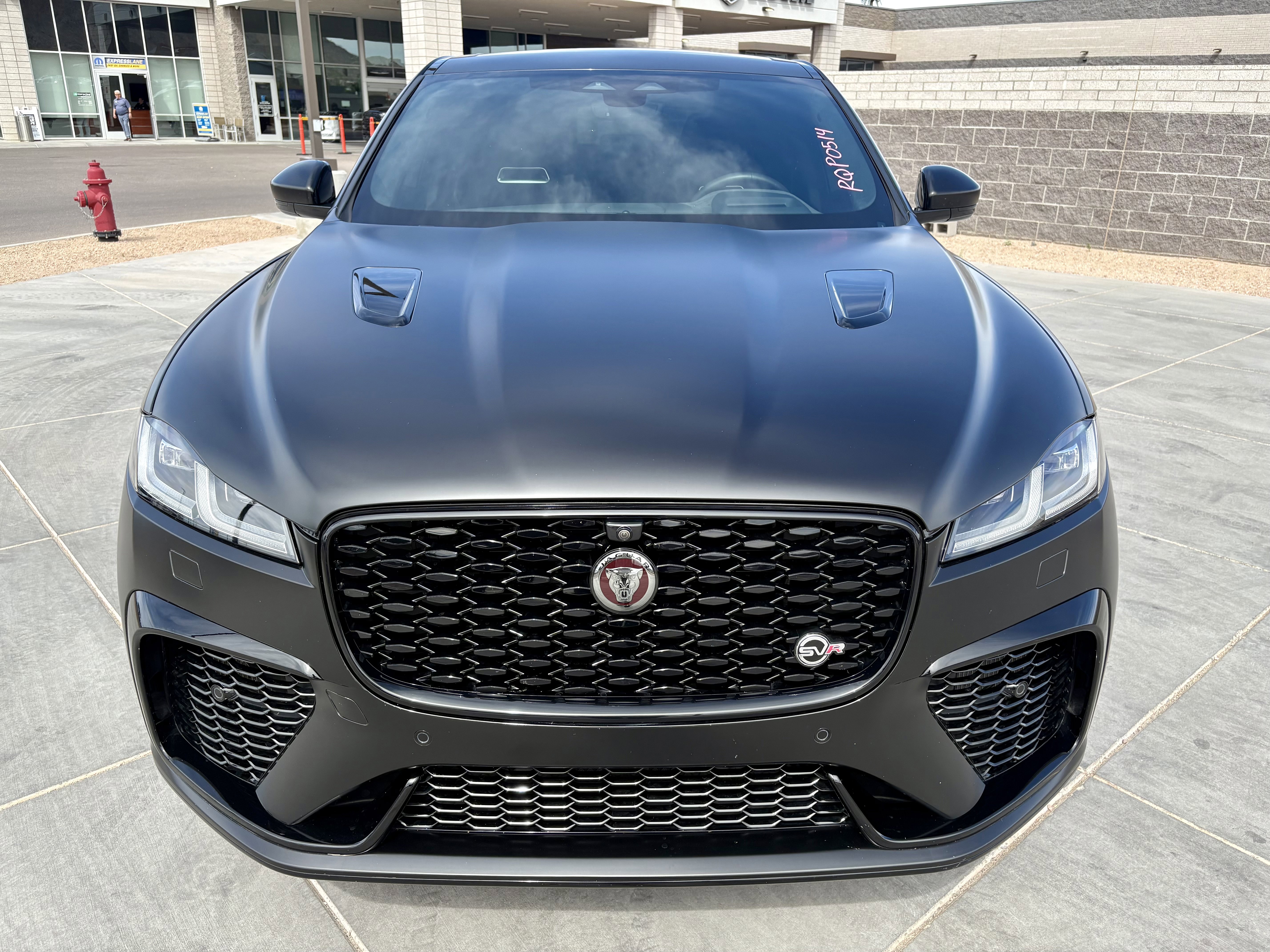 Used 2022 Jaguar F-PACE SVR image 8