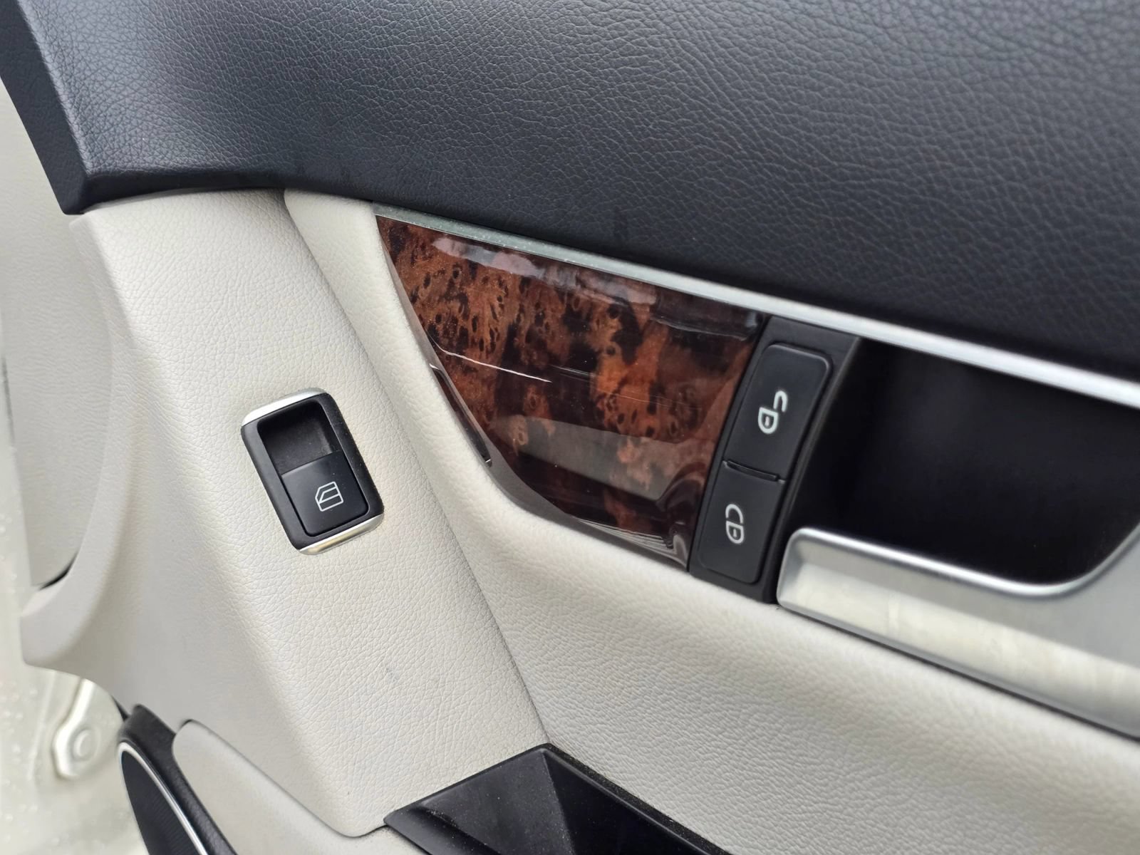 Used 2014 Mercedes-Benz C 300 4MATIC Sedan image 18