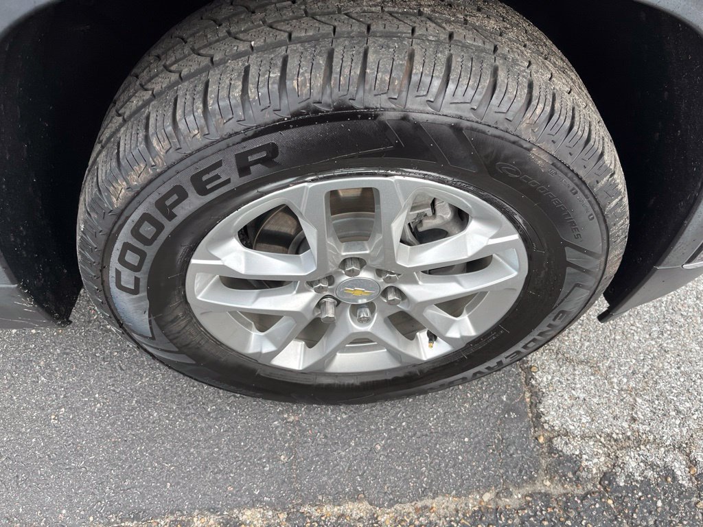 Used 2021 Chevrolet Traverse LT FWD image 47