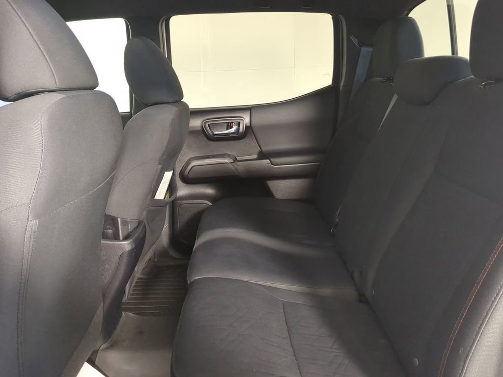 Used 2020 Toyota Tacoma TRD Sport image 15